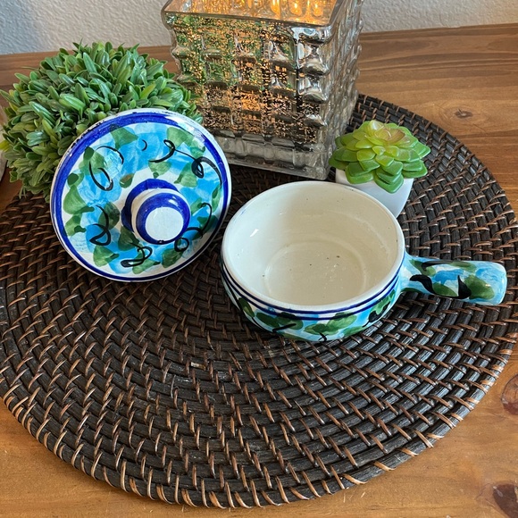 💙Small Glazed Stoneware Pot with Lid 💙 - Picture 2 of 4